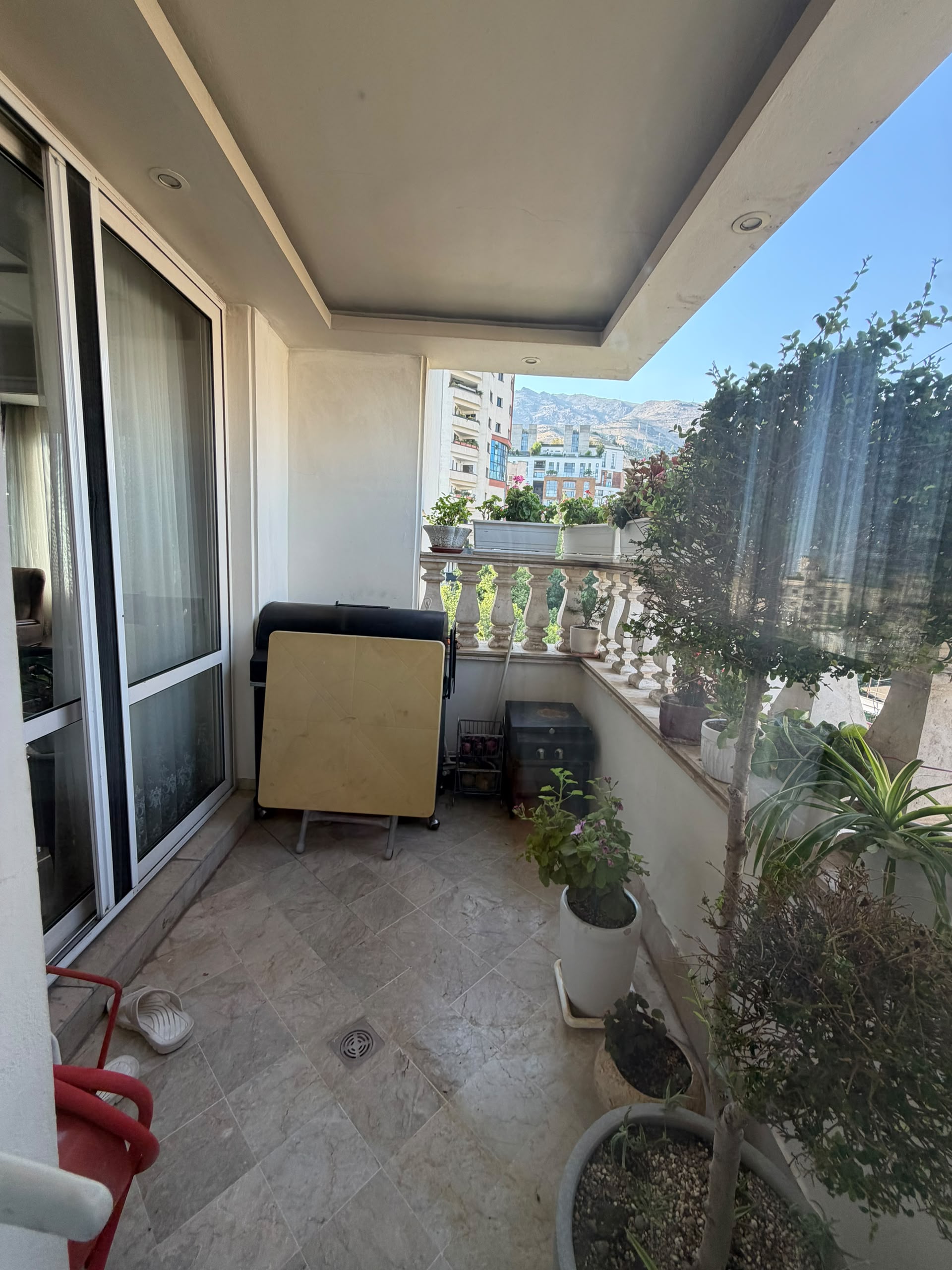 تصویر 200 متر آپارتمان فول امکانات زعرانیه