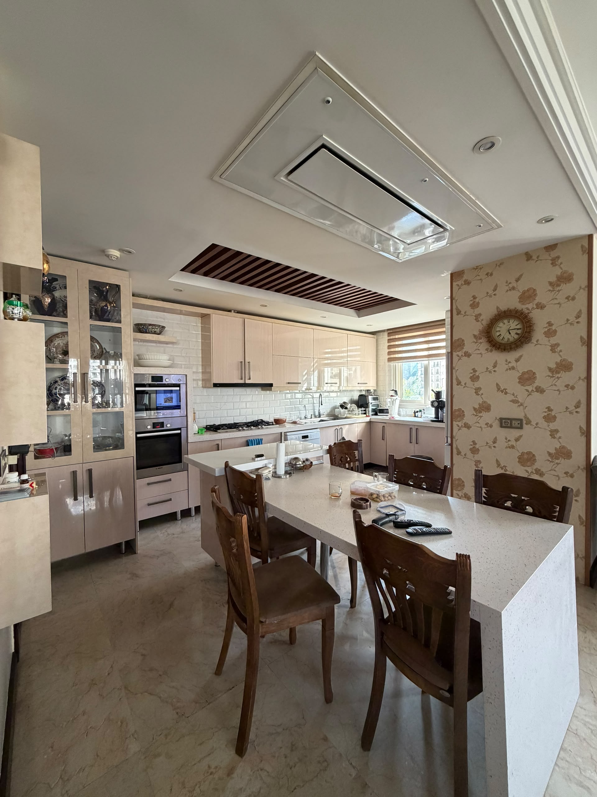 تصویر 200 متر آپارتمان فول امکانات زعرانیه